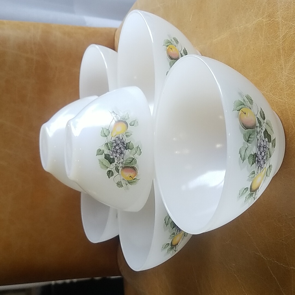 7 Vintage Milkglass Fruits De France Arcopal Bowls